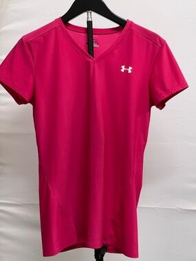 Women’s XL Slim Fit Under Armour Bright Pink V-Neck Performance Top Heat Gear
